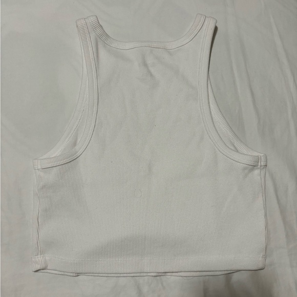 white crop top - Picture 2 of 3